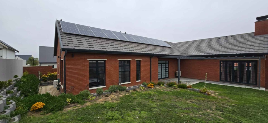 To Let 3 Bedroom Property for Rent in Mount Royal Golf Estate Western Cape